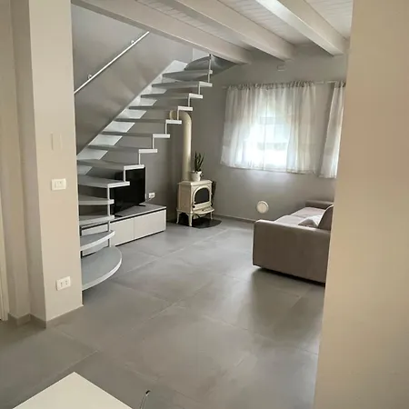 Casina Vittorio بيت للعطل *